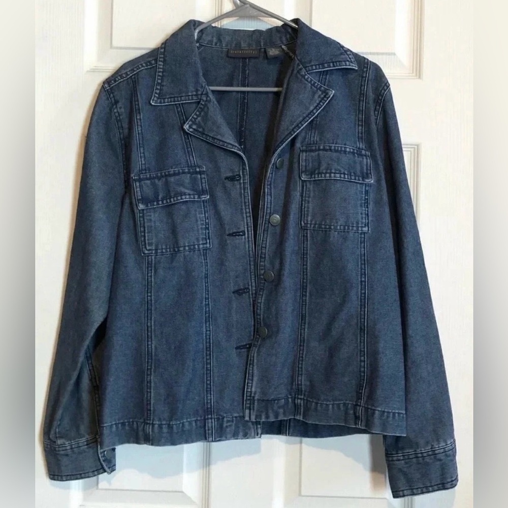 Relativity Women’s Jean Jacket Size XL